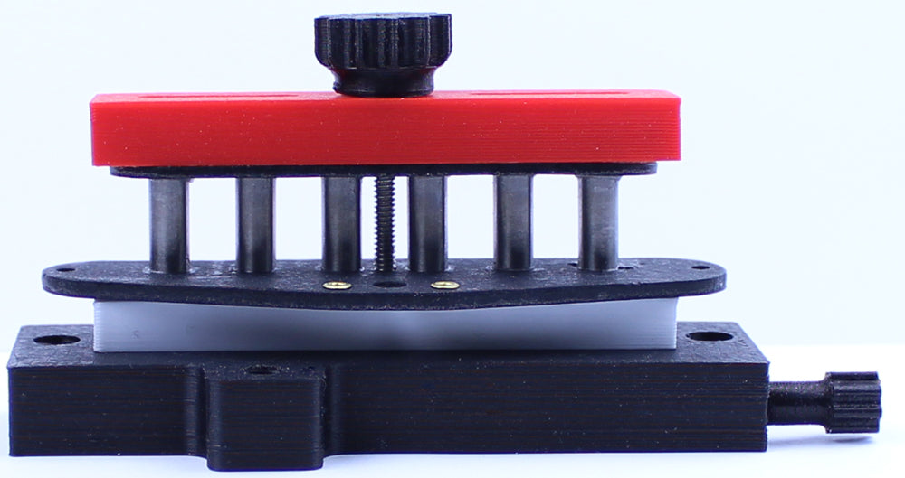 Self Centering Bobbin Holder For Coil Winding Machines
